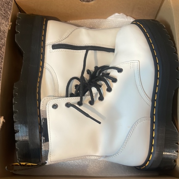 Dr. Martens JADON BOOT SMOOTH LEATHER PLATFORMS - Picture 7 of 9